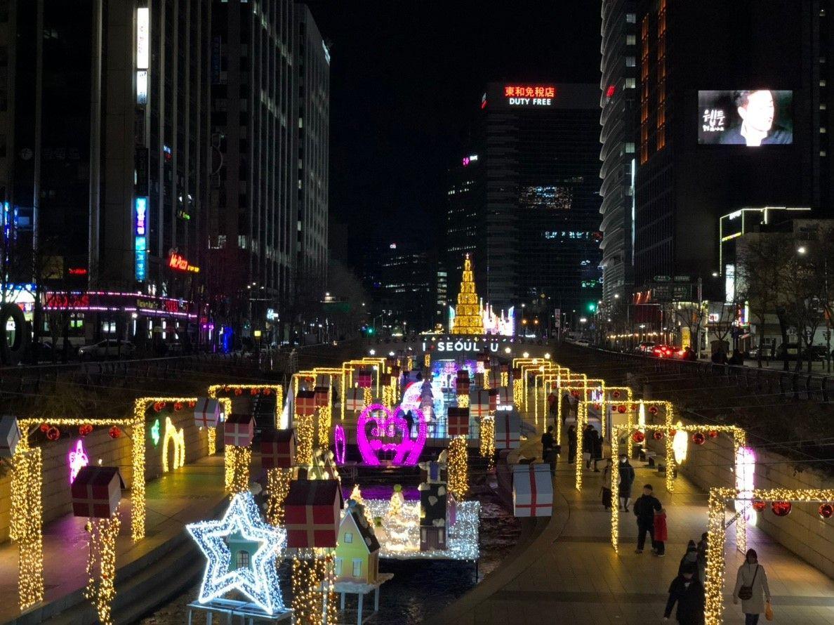 2025, christmas, lights, festival, beautiful, romantic, holiday, happy new year, 2025, lanterns, angels, heart, stream, cheonggyecheon, seoul, korea, jonggak